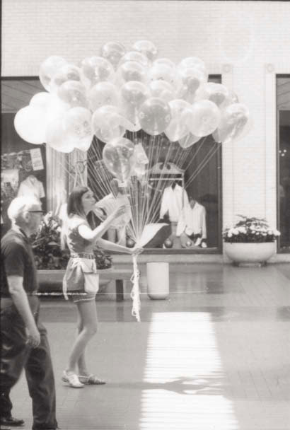 1965_Balloon_Girls_-09_opt_03