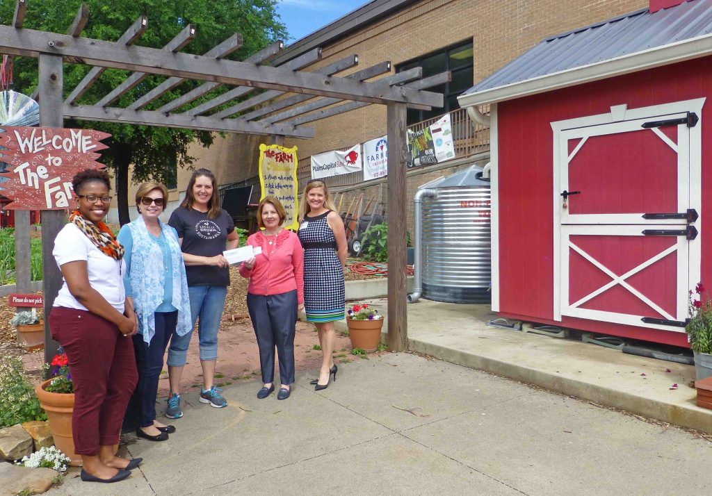 Kendra Smith-Worthey, Robin Norcross, Kim Aman, Anne Conwell and Lisa Sides at Moss Haven Farm