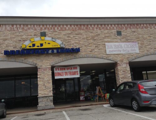 JJ’s Cafe owner feeds people for Thanksgiving, aims to supply toys at Christmas