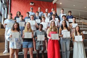 SVAA awards 31 college scholarships